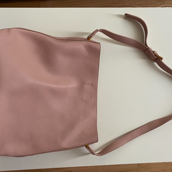 BRAND NEW vegan leather tote bag - perfect for travelling or as a school bag - Picture 3 of 3